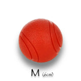 Balle interactive taille M pour chien moyen en utilisation