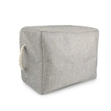 Vue arrière d'un panier de rangement personnalisé en tissu pour accessoires de chien et chat.