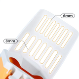 Détail des fentes de tamisage de 6 mm et 8 mm de la pelle à litière pour chat avec sac intégré, permettant de filtrer efficacement la litière propre tout en retenant les déchets.